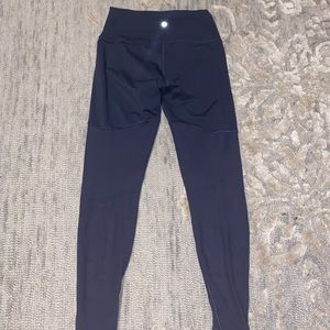 Lulu lemon size 8 navy blue leggings